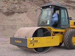 Mini Vibrating Roller Compactor GYD102J Hydraulic 10 Ton For Government Road Construction