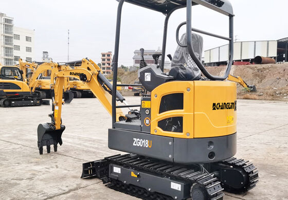 ZG017SMini Excavator Ergonomic Design With Spacious Driving Space